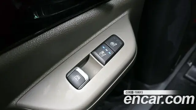 Kia Carnival 2024 — ფოტო 19/20