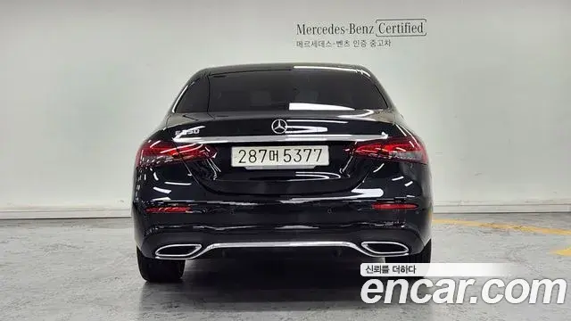 Mercedes-Benz E-Class 2022 — ფოტო 14/18