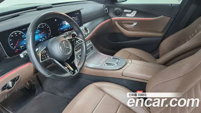 Mercedes-Benz E-Class 2022 — ფოტო 13/18