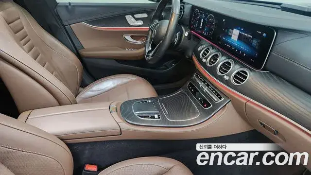 Mercedes-Benz E-Class 2022 — ფოტო 18/18