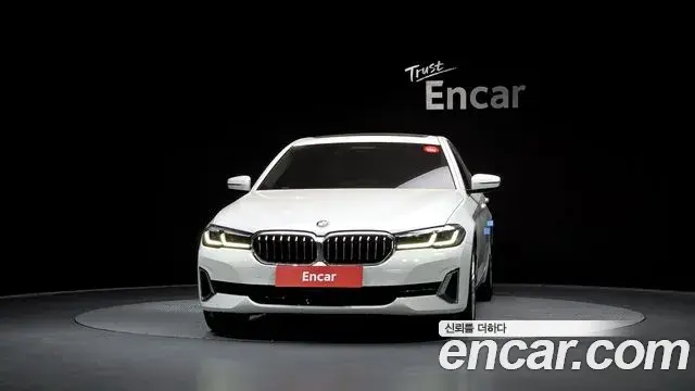 BMW 5 Series 2023 — ფოტო 10/20