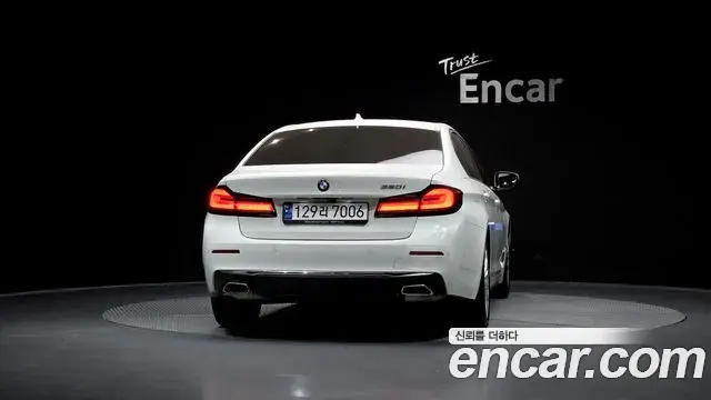BMW 5 Series 2023 — ფოტო 16/20