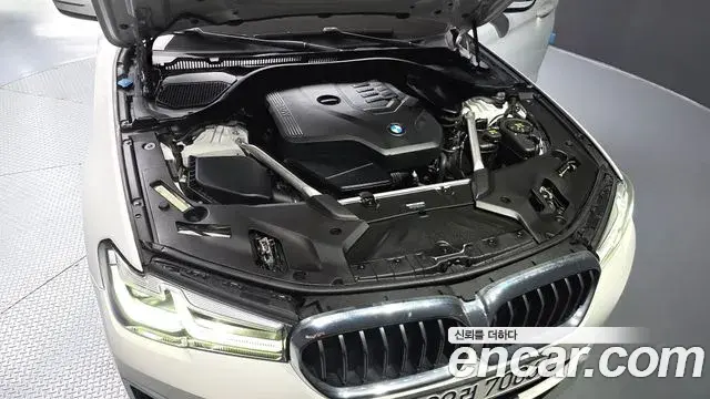 BMW 5 Series 2023 — ფოტო 5/20
