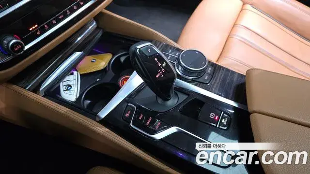 BMW 5 Series 2023 — ფოტო 2/20