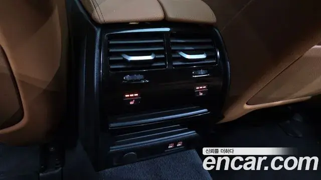 BMW 5 Series 2023 — ფოტო 8/20