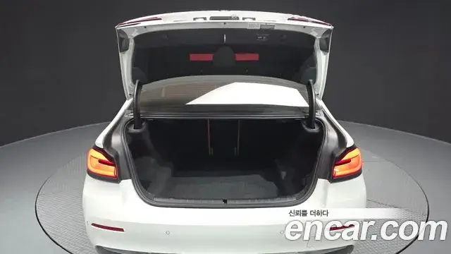 BMW 5 Series 2023 — ფოტო 13/20