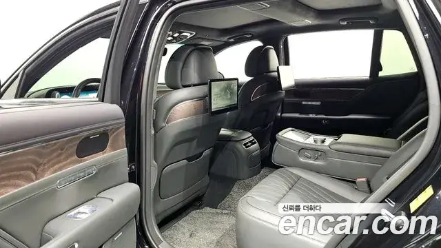 Genesis G90 2022 — Photo 17/20
