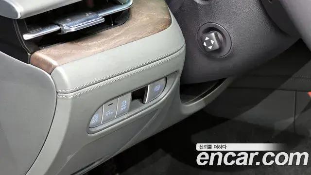 Genesis G90 2022 — Photo 13/20