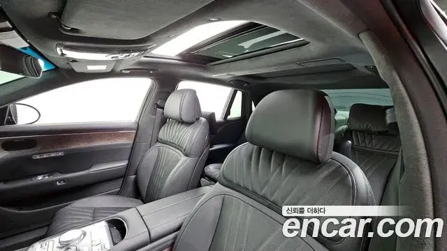 Genesis G90 2022 — Photo 12/20