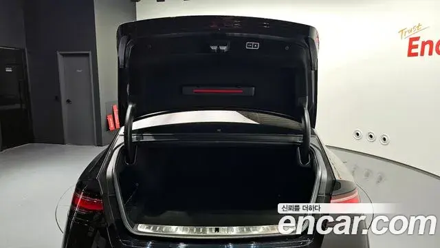 Genesis G90 2022 — Photo 10/20
