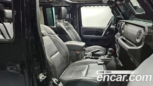 Jeep Wrangler 2022 — Фото 10/20
