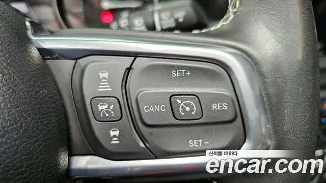 Jeep Wrangler 2022 — Фото 16/20