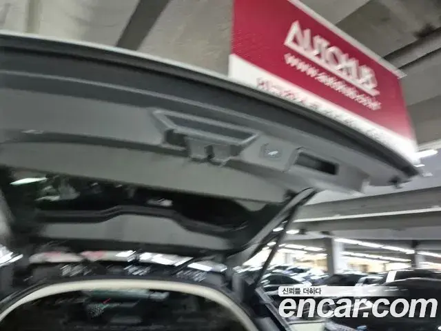 Land Rover Range Rover Velar 2025 — Şəkil 14/19