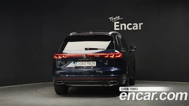 Volkswagen Touareg 2024 — ფოტო 4/20