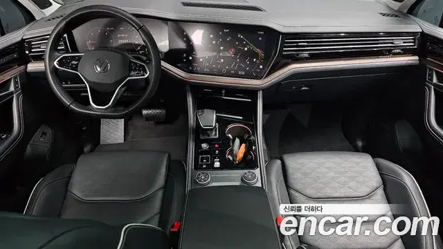 Volkswagen Touareg 2024 — ფოტო 14/20