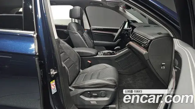 Volkswagen Touareg 2024 — ფოტო 15/20