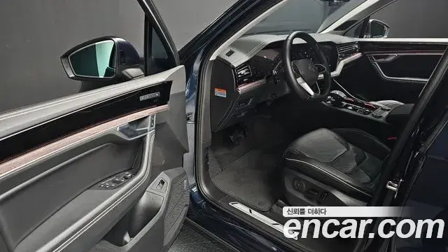 Volkswagen Touareg 2024 — ფოტო 7/20
