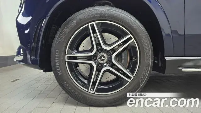 Mercedes-Benz GLE-Class 2019 — ფოტო 17/20