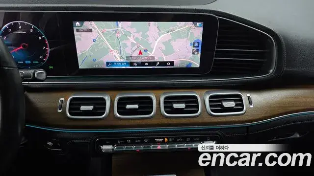 Mercedes-Benz GLE-Class 2019 — ფოტო 15/20