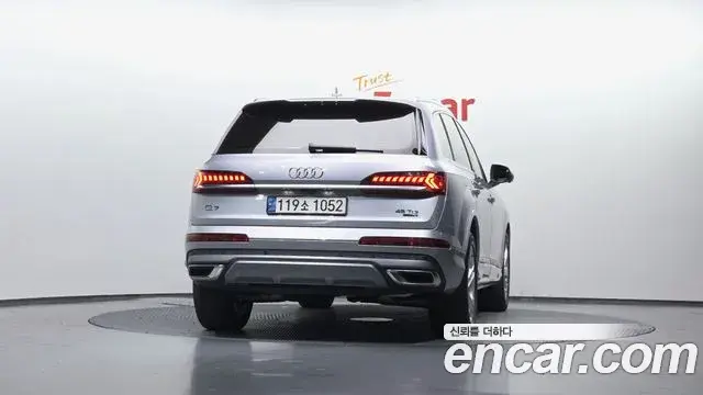 Audi Q7 2021 — Фото 4/20