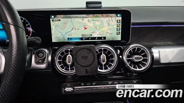 Mercedes-Benz GLB-Class 2020 — Фото 14/20