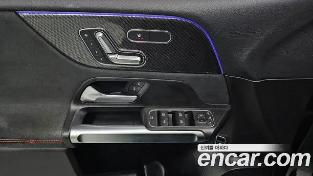 Mercedes-Benz GLB-Class 2020 — Фото 17/20