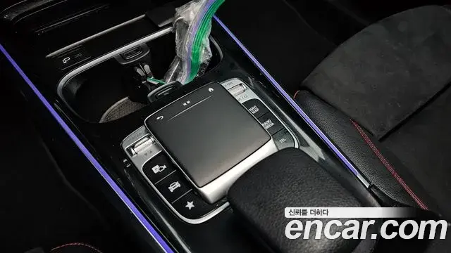 Mercedes-Benz GLB-Class 2020 — Фото 18/20