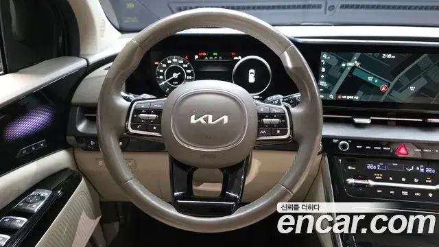 Kia Carnival 2021 — Photo 2/20