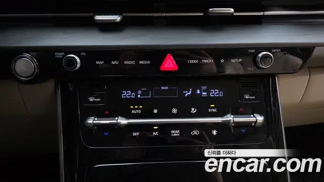 Kia Carnival 2021 — Photo 9/20