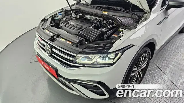 Volkswagen Tiguan Allspace 2023 — ფოტო 5/20