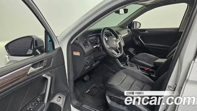 Volkswagen Tiguan Allspace 2023 — ფოტო 1/20