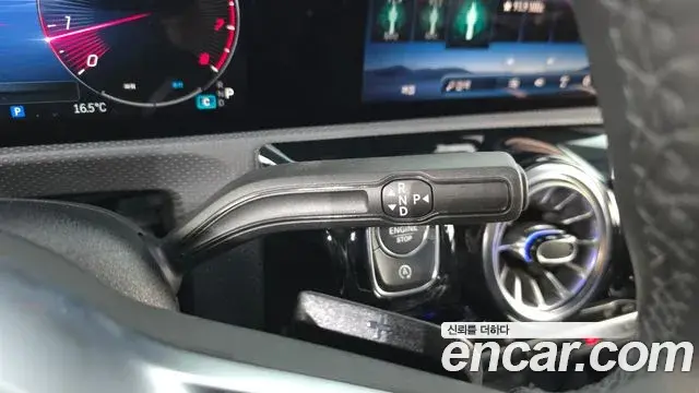 Mercedes-Benz A-Class 2024 — Şəkil 18/20