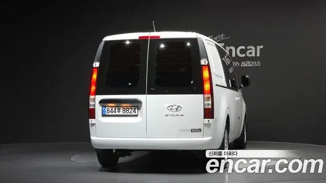 Hyundai Staria 2024 — Photo 13/20