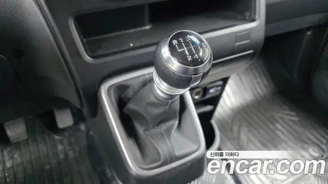 Hyundai Staria 2024 — Photo 5/20