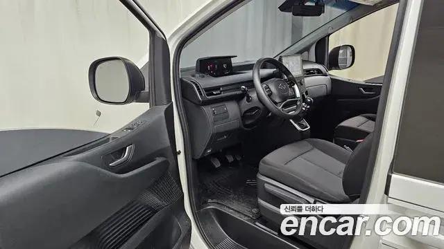 Hyundai Staria 2024 — Photo 12/20