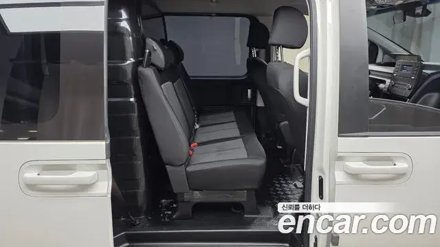 Hyundai Staria 2024 — Photo 2/20