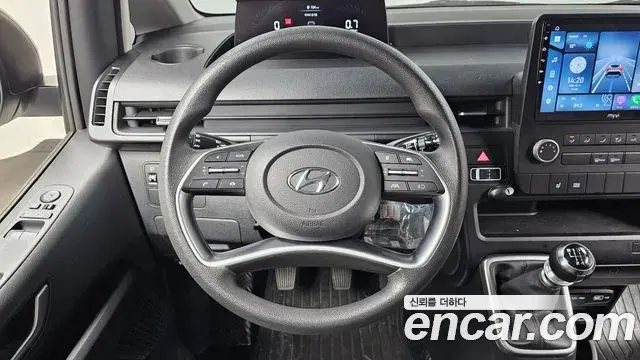 Hyundai Staria 2024 — Photo 10/20
