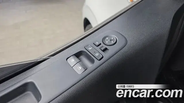 Hyundai Staria 2024 — Photo 9/20