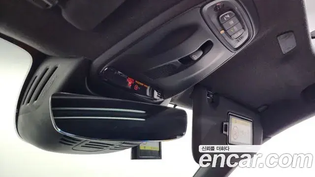 Volvo XC40 2018 — ფოტო 4/20