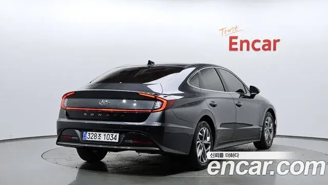 Hyundai Sonata Hybrid 2019 — Photo 12/20