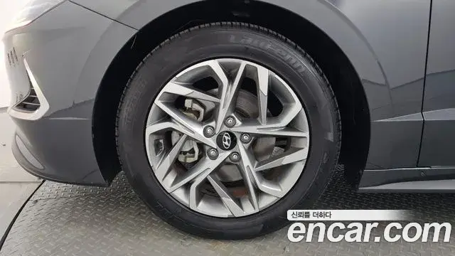 Hyundai Sonata Hybrid 2019 — Photo 18/20