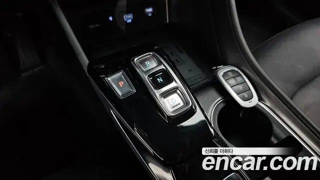 Hyundai Sonata Hybrid 2019 — Photo 17/20