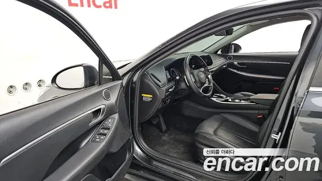 Hyundai Sonata Hybrid 2019 — Photo 5/20