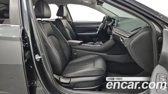 Hyundai Sonata Hybrid 2019 — Photo 19/20