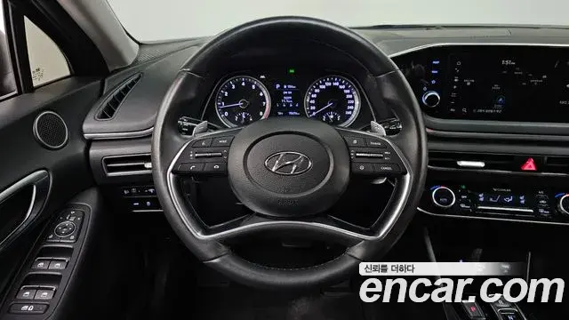 Hyundai Sonata Hybrid 2019 — Photo 13/20