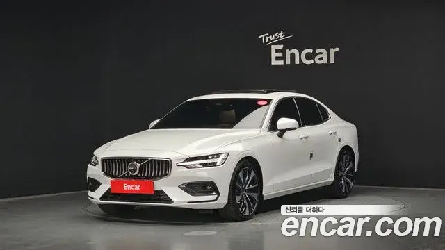 Volvo S60 2024 — ფოტო 16/20