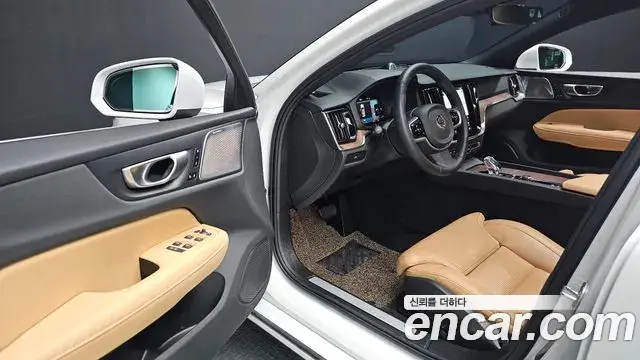 Volvo S60 2024 — ფოტო 8/20
