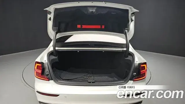 Volvo S60 2024 — ფოტო 9/20
