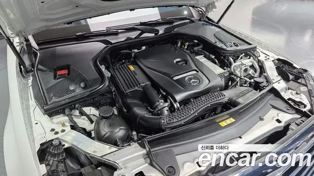 Mercedes-Benz E-Class 2018 — Photo 4/20