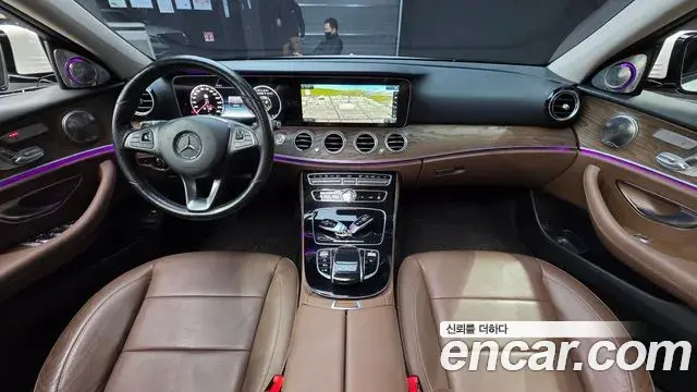 Mercedes-Benz E-Class 2018 — Photo 15/20